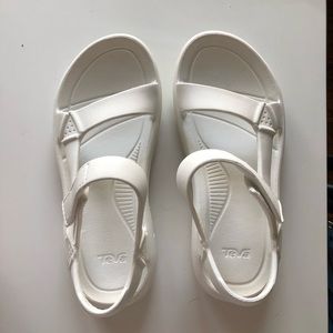 TEVA Hurricane sandal- white- size 9